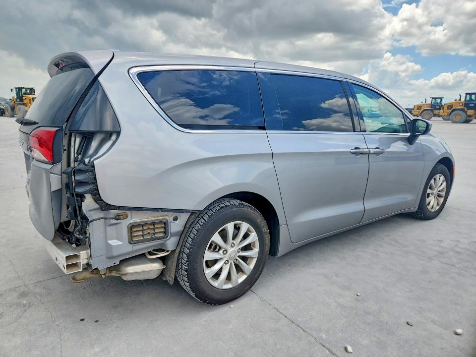 Photo 3 from auction – 2019 CHRYSLER PACIFICA with VIN 2C4RC1CG9KR720676