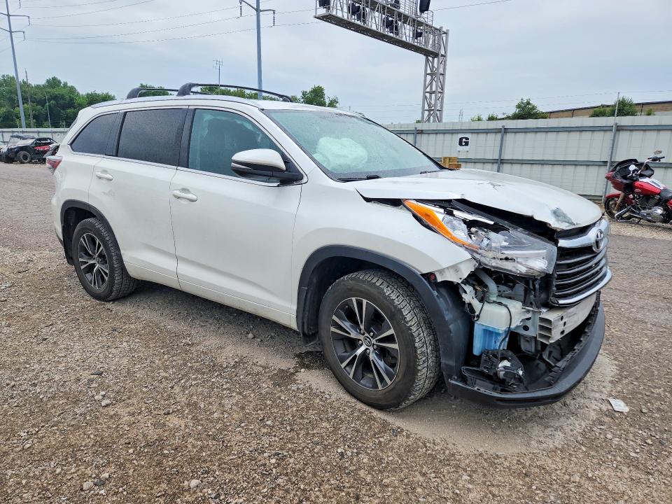 Photo 4 from auction – 2016 TOYOTA HIGHLANDER with VIN 5TDJKRFH1GS302551