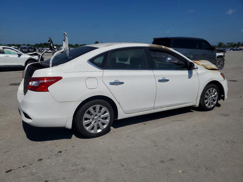 Photo 3 from auction – 2017 NISSAN SENTRA with VIN 3N1AB7AP3HY293528