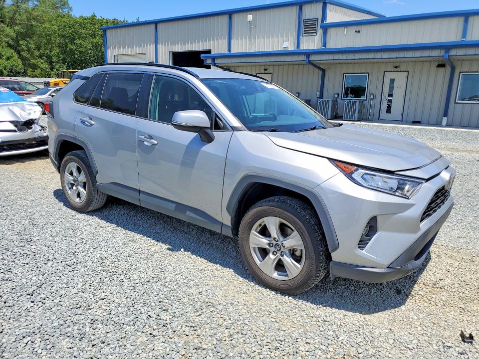 Photo 4 from auction – 2020 TOYOTA RAV4 with VIN 2T3W1RFV3LC038175