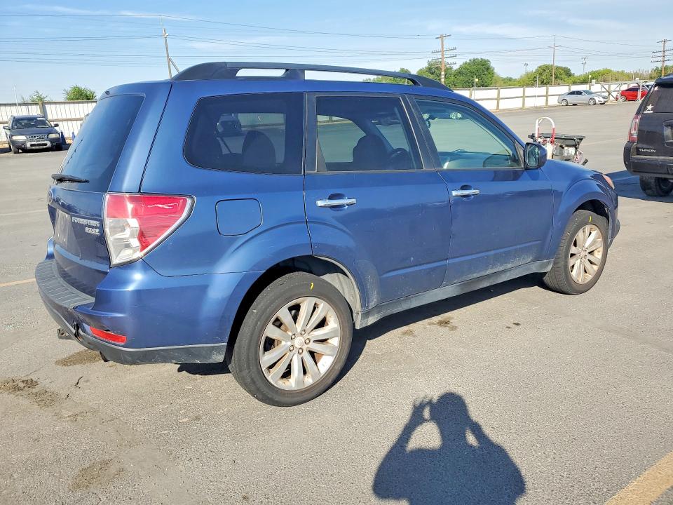 Photo 3 from auction – 2011 SUBARU FORESTER with VIN JF2SHADCXBH740575