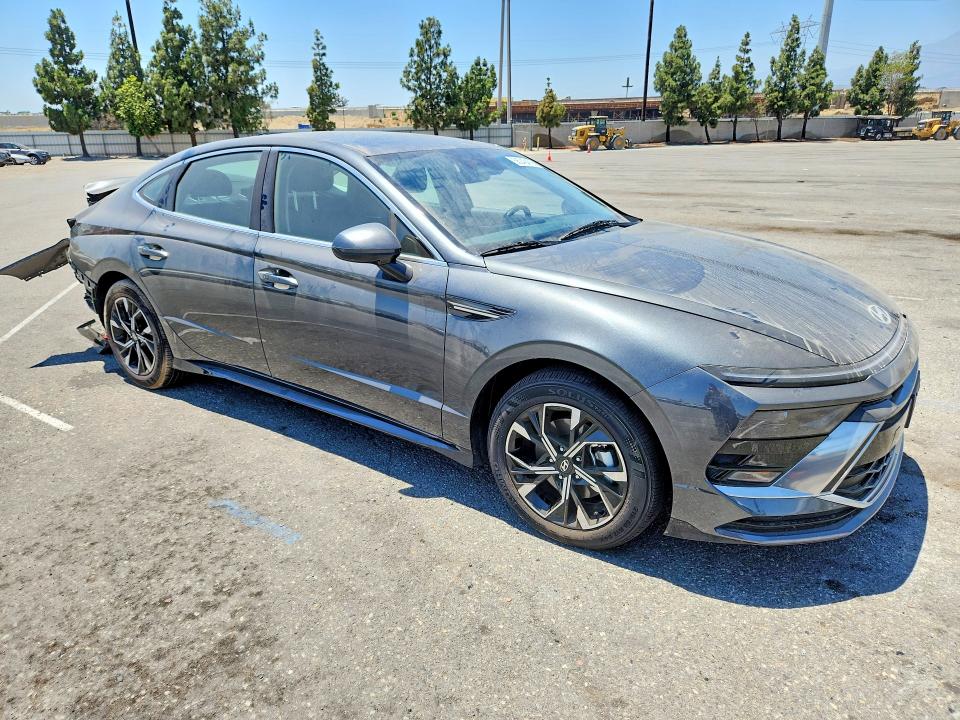 Photo 4 from auction – 2025 HYUNDAI SONATA with VIN KMHL64JA7SA493551