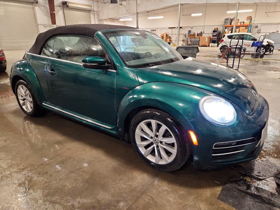 Photo 4 from auction – 2017 VOLKSWAGEN BEETLE with VIN 3VW517AT2HM809946
