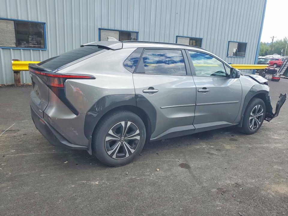 Photo 3 from auction – 2024 TOYOTA BZ4X with VIN JTMABACAXRA073375