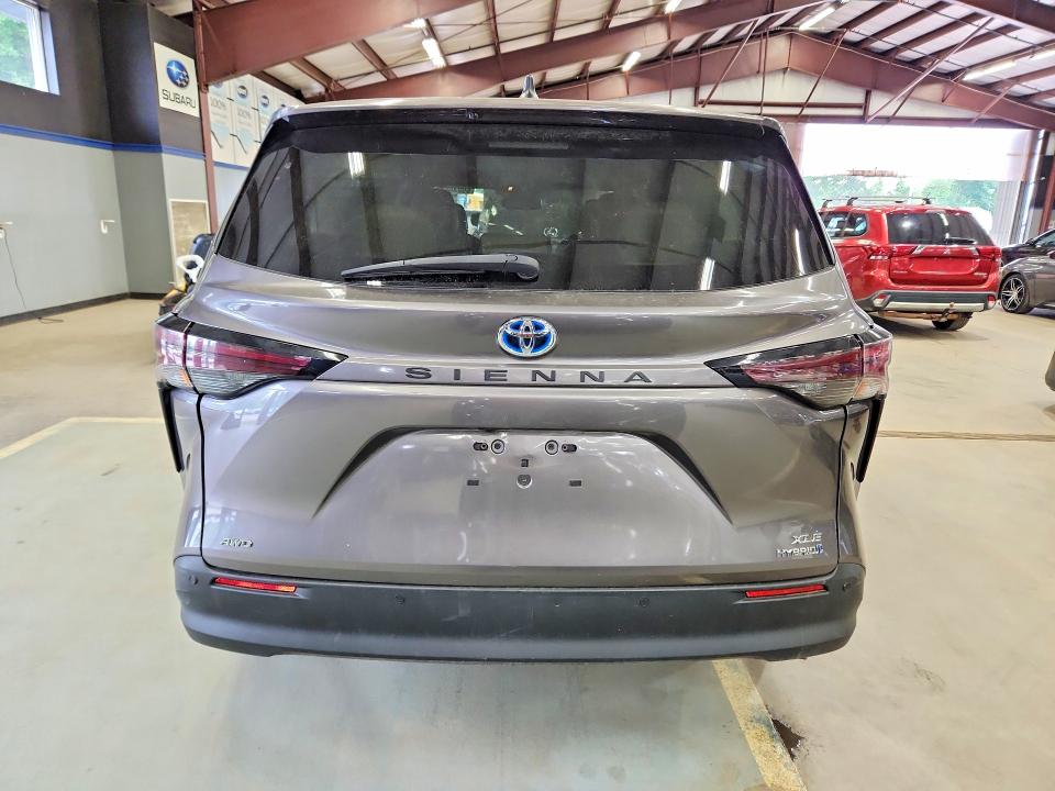 Photo 6 from auction – 2024 TOYOTA SIENNA with VIN 5TDYSKFC7RS114503