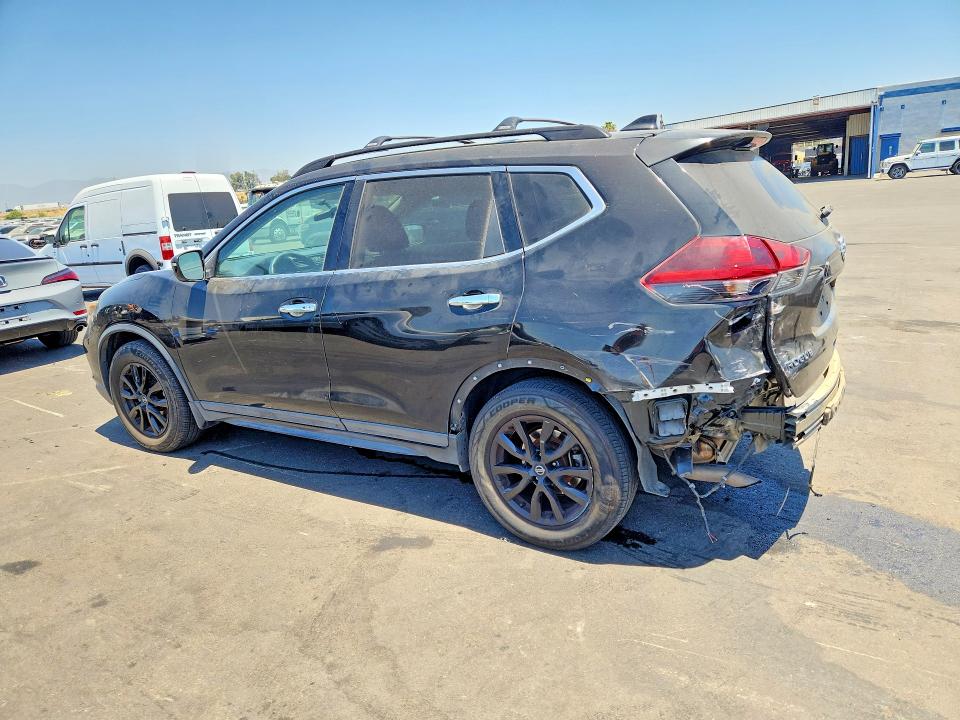 Photo 2 from auction – 2018 NISSAN ROGUE with VIN 5N1AT2MT4JC771925