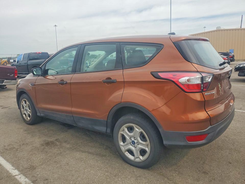 Photo 2 from auction – 2017 FORD ESCAPE with VIN 1FMCU0F70HUE04034