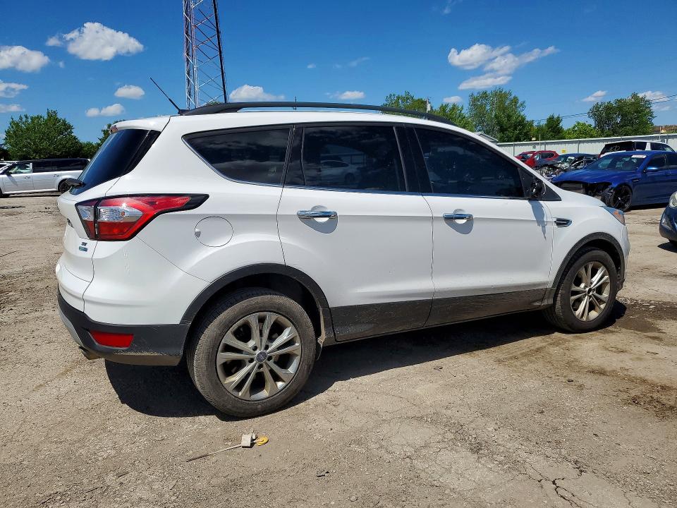 Photo 3 from auction – 2018 FORD ESCAPE with VIN 1FMCU9GD7JUC05318