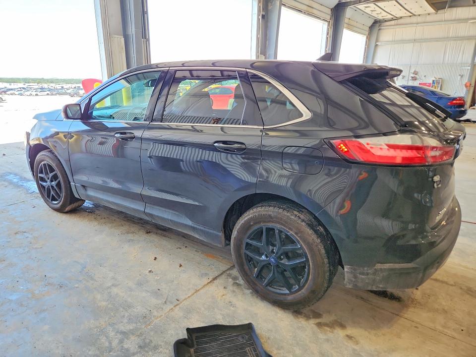 Photo 2 from auction – 2021 FORD EDGE with VIN 2FMPK4J90MBA01632
