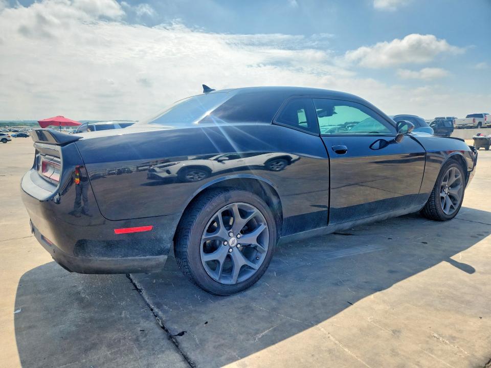 Photo 3 from auction – 2018 DODGE CHALLENGER with VIN 2C3CDZAGXJH111013