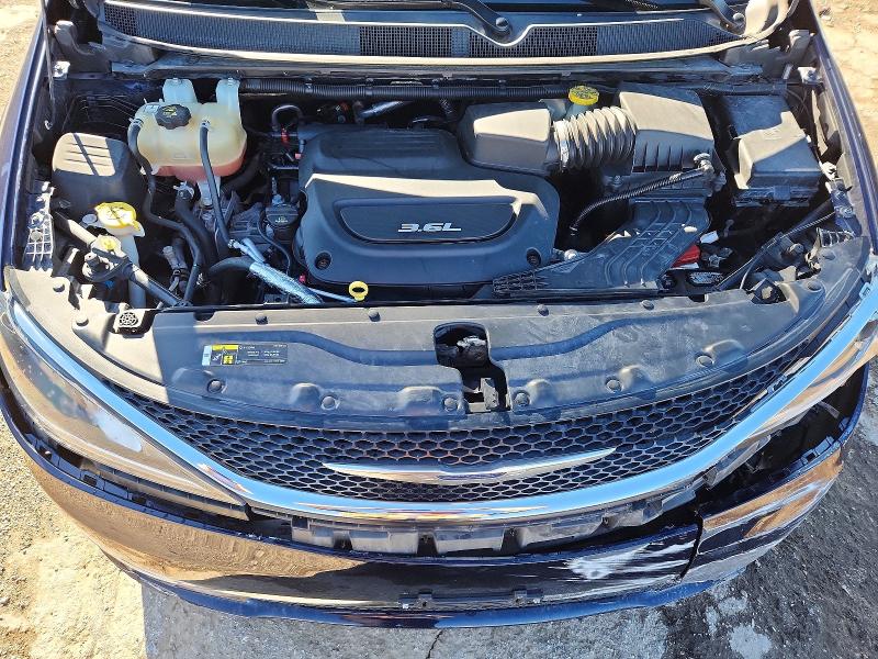 Photo 12 from auction – 2018 CHRYSLER PACIFICA with VIN 2C4RC1EG8JR104141