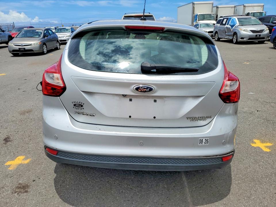 Photo 6 from auction – 2014 FORD FOCUS with VIN 1FADP3N21EL263991