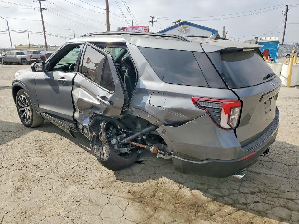 Photo 2 from auction – 2023 FORD EXPLORER with VIN 1FMSK7KH8PGC04119