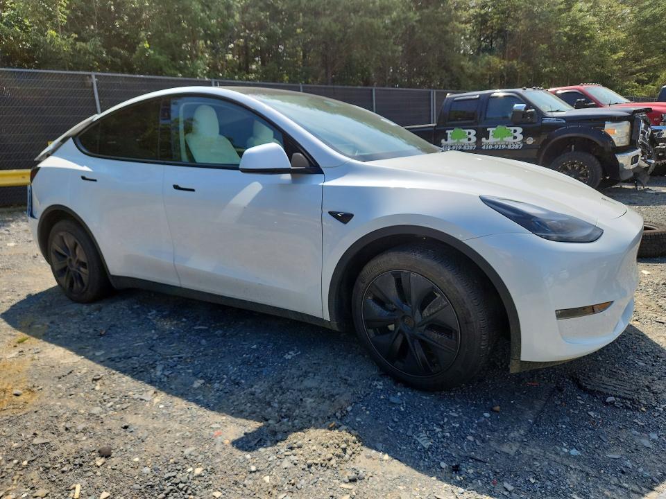 Photo 4 from auction – 2024 TESLA MODEL Y with VIN 7SAYGAEE4RF131149