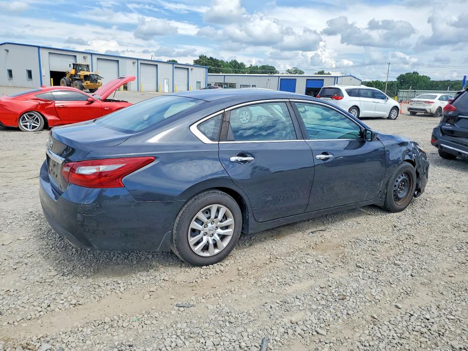 Photo 3 from auction – 2018 NISSAN ALTIMA with VIN 1N4AL3AP2JC144079