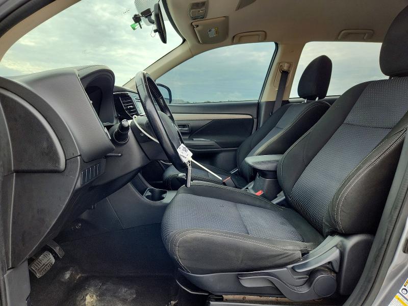 Снимка 7 от търг – 2016 MITSUBISHI OUTLANDER с VIN JA4AZ3A31GZ003199