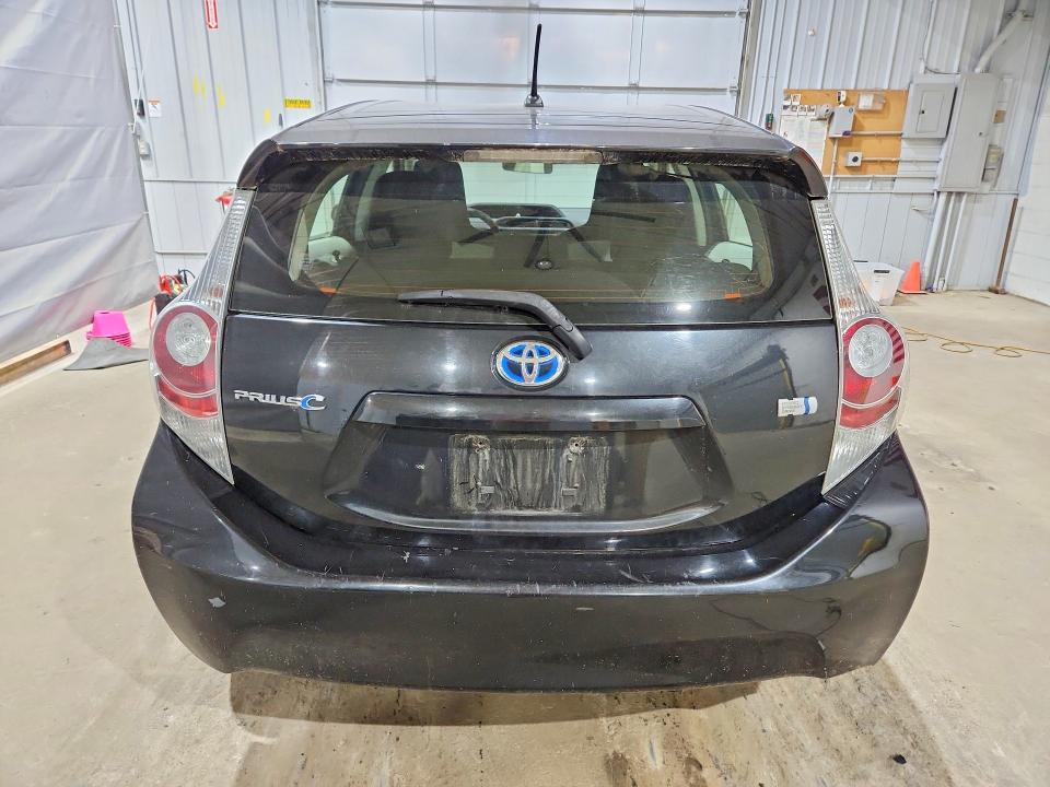 Photo 6 from auction – 2014 TOYOTA PRIUS C with VIN JTDKDTB34E1572499