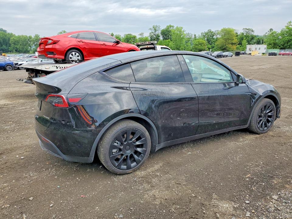 Photo 3 from auction – 2024 TESLA MODEL Y with VIN 7SAYGDEE7RA243958