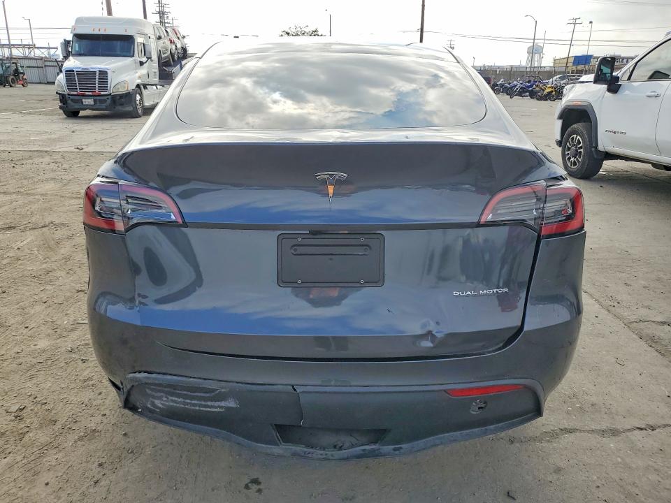Photo 6 from auction – 2023 TESLA MODEL Y with VIN 7SAYGDEE0PF840045