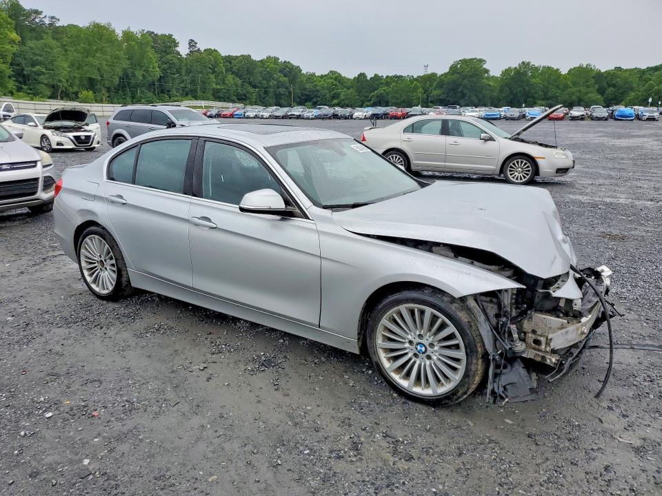 Photo 4 from auction – 2013 BMW 328 with VIN WBA3A5C55DF359617