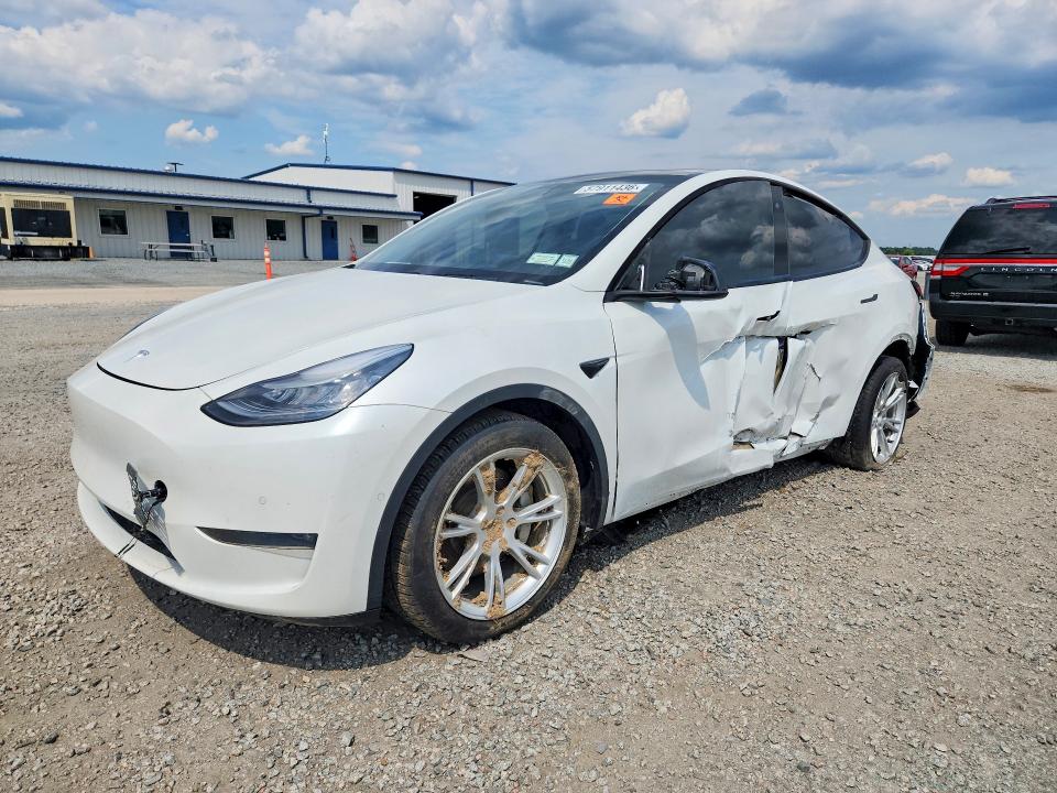 TESLA MODEL Y 2020 مع رقم تعريف المركبة 5YJYGDEE4LF045023 - صورة من المزاد
