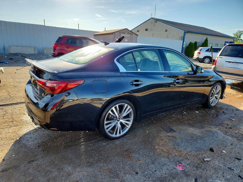 Photo 3 from auction – 2018 INFINITI Q50 with VIN JN1EV7AR5JM439978