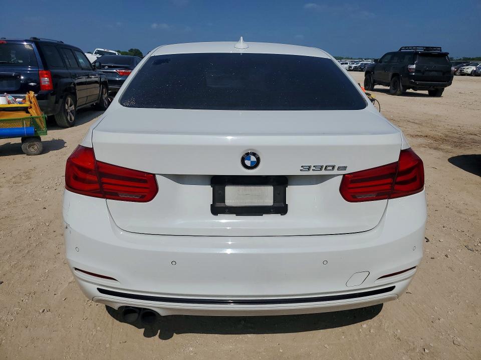Фото 6 с аукциона – 2017 BMW 328I 4DR с VIN WBA8E1C32HA156897