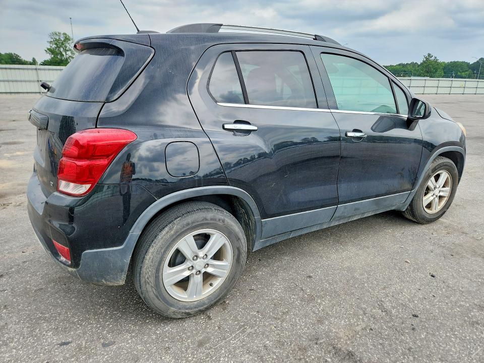 Photo 3 from auction – 2017 CHEVROLET TRAX with VIN 3GNCJLSB2HL186642