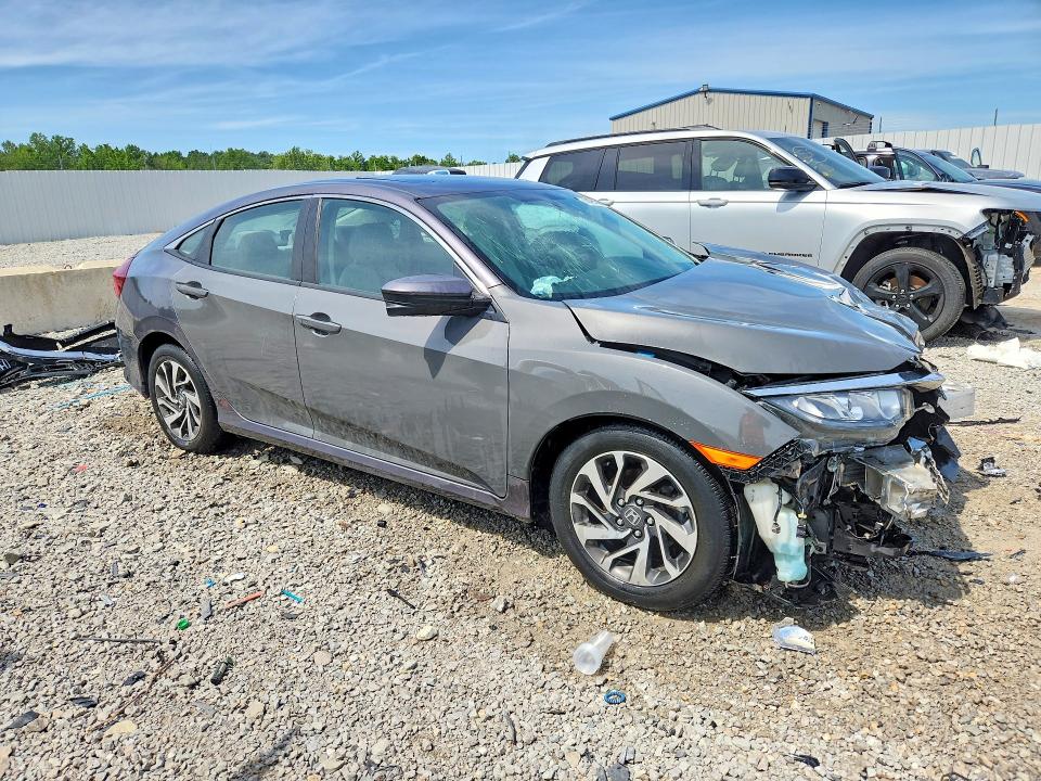 Photo 4 from auction – 2017 HONDA CIVIC with VIN 2HGFC2F77HH556056