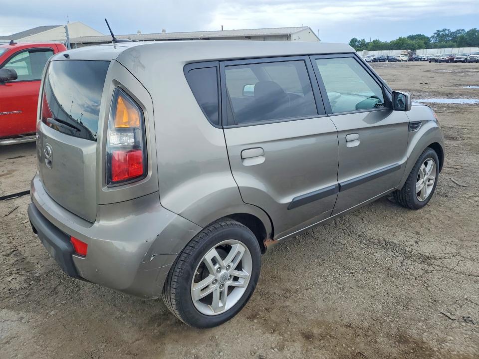Photo 3 from auction – 2010 KIA SOUL with VIN KNDJT2A29A7118659