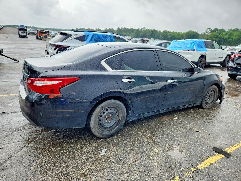 Photo 3 from auction – 2016 NISSAN ALTIMA with VIN 1N4AL3AP2GN372368