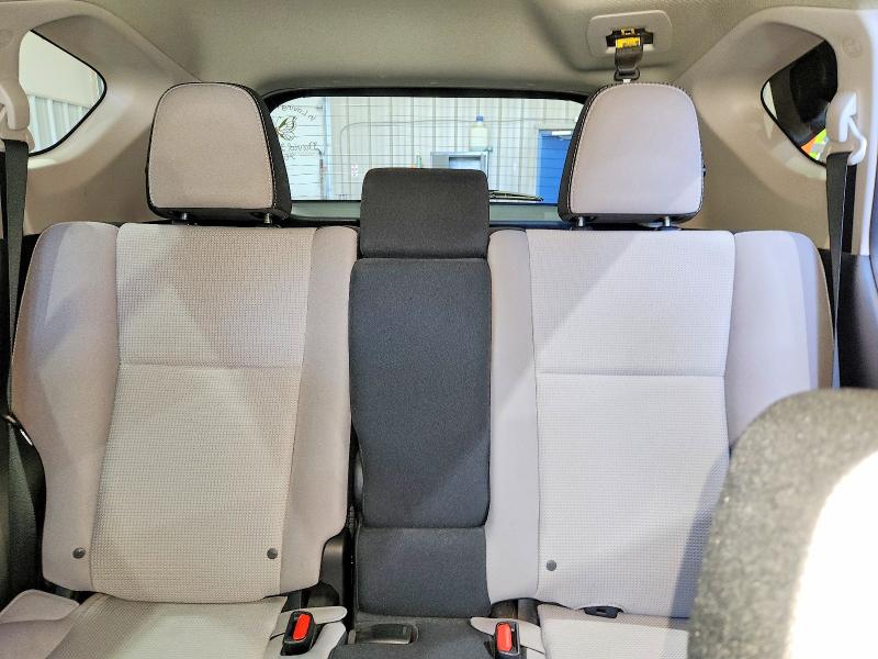 Photo 10 from auction – 2016 TOYOTA RAV4 with VIN 2T3RFREV2GW499923