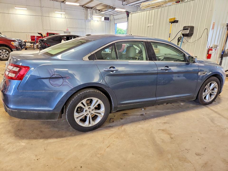 Photo 3 from auction – 2018 FORD TAURUS with VIN 1FAHP2D84JG125849