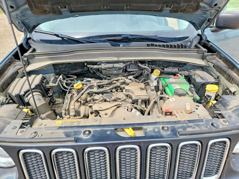 Photo 12 from auction – 2017 JEEP RENEGADE with VIN ZACCJAAH3HPG26619
