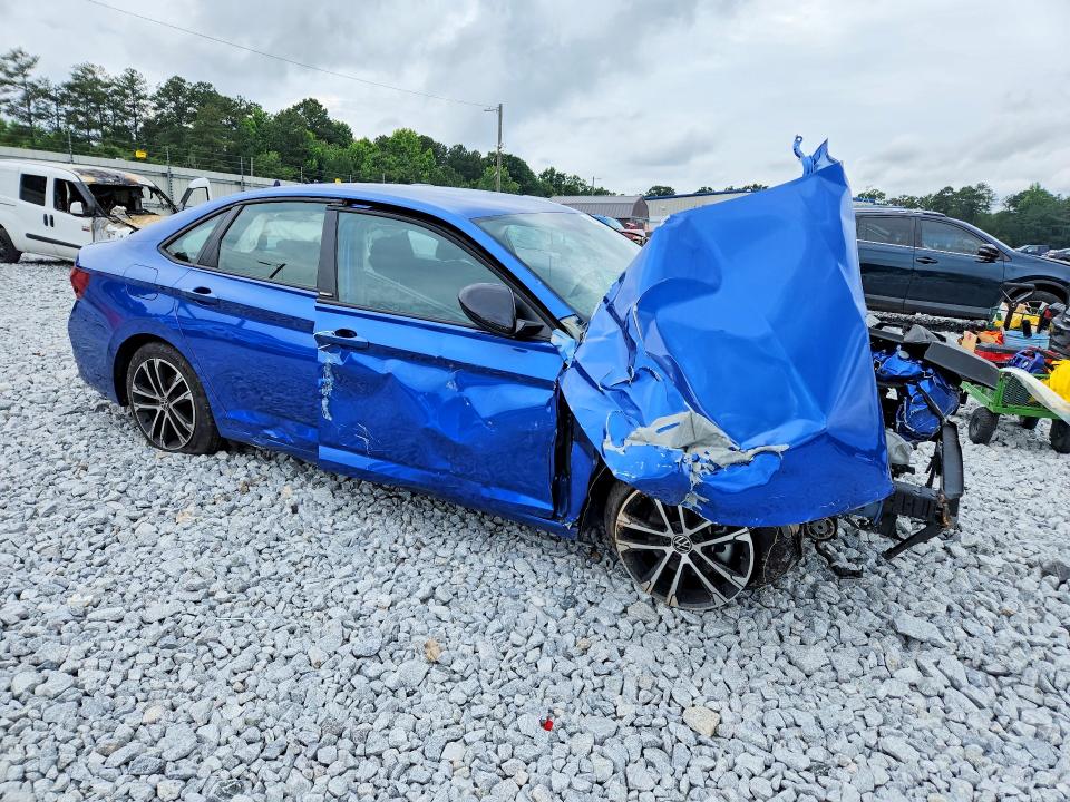 Photo 4 from auction – 2024 VOLKSWAGEN JETTA with VIN 3VWBM7BU1RM041895