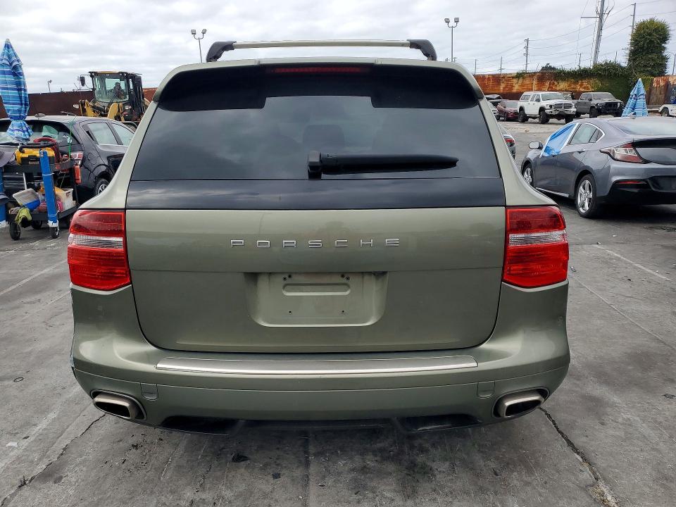 Photo 6 from auction – 2010 PORSCHE CAYENNE with VIN WP1AA2APXALA06511