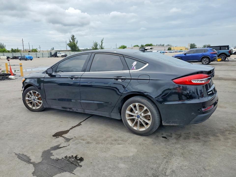 Photo 2 from auction – 2020 FORD FUSION with VIN 3FA6P0HD0LR103992