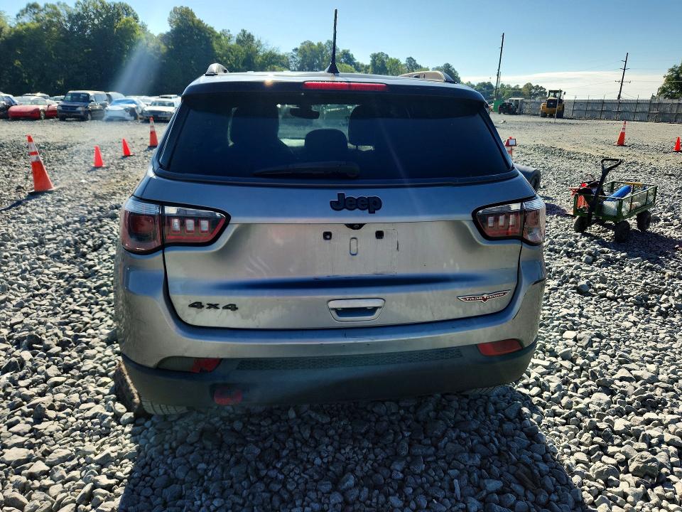 Photo 6 from auction – 2020 JEEP COMPASS with VIN 3C4NJDDB9LT221397