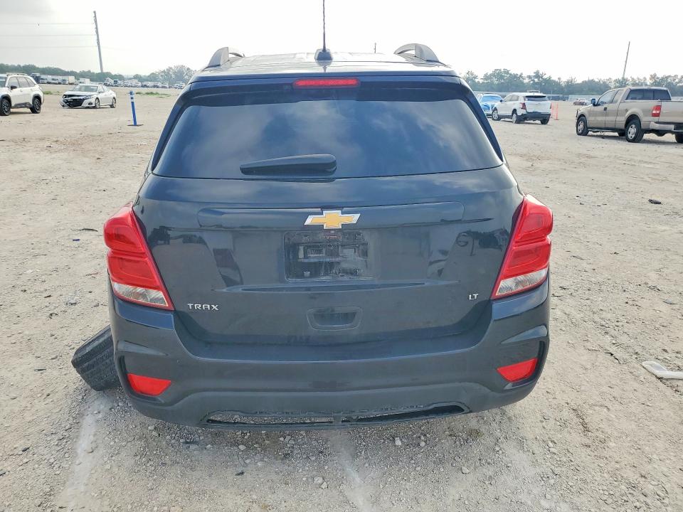 Photo 6 from auction – 2020 CHEVROLET TRAX with VIN KL7CJLSB9LB333202
