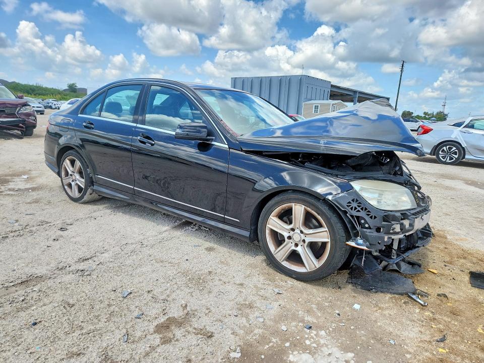 Photo 4 from auction – 2010 MERCEDES-BENZ C with VIN WDDGF8BB2AR105782