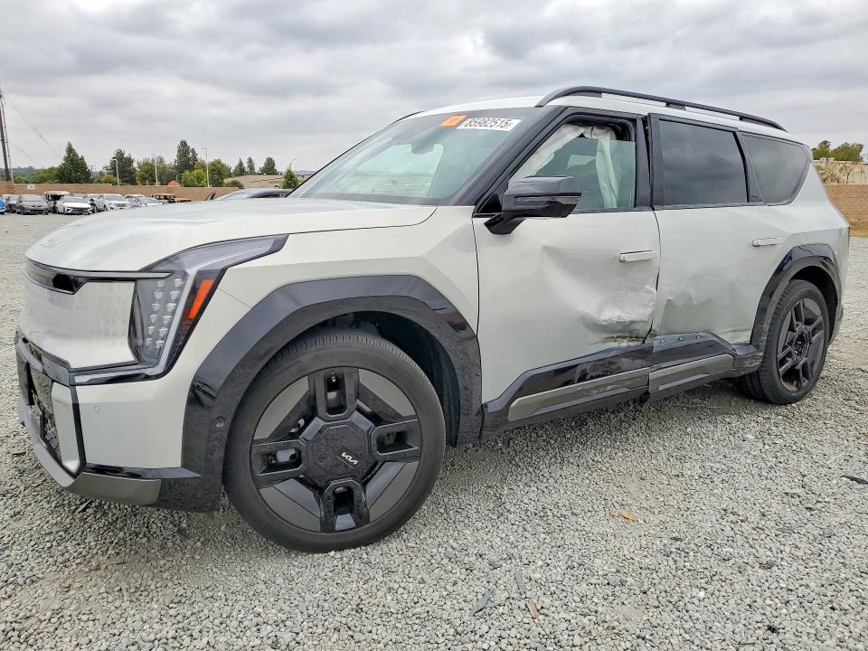 KIA EV9 2024 with VIN KNDAEFS50R6034077 - Photo from auction