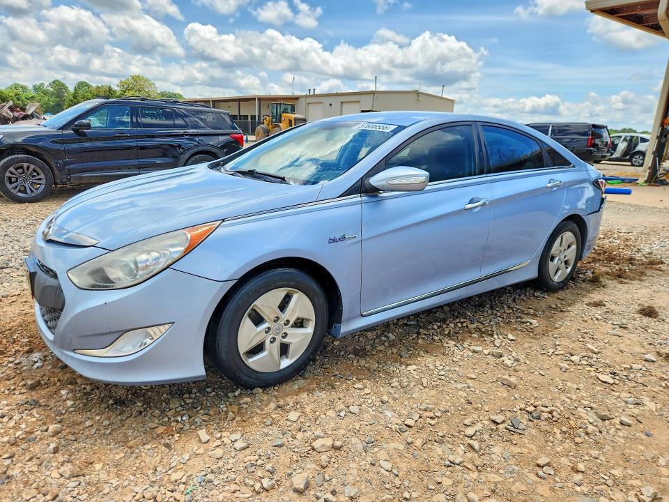 HYUNDAI SONATA 2011 with VIN KMHEC4A47BA012158 - Photo from auction