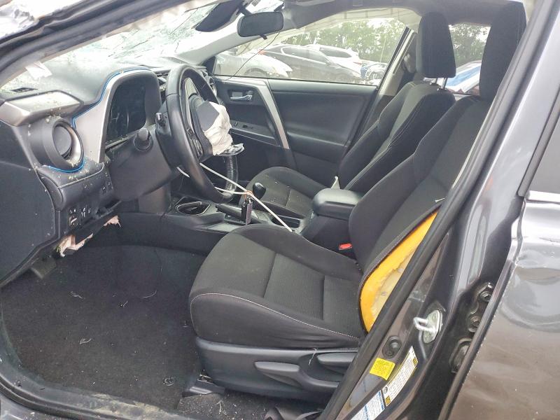 Photo 7 from auction – 2017 TOYOTA RAV4 with VIN JTMRFREV4HD217621