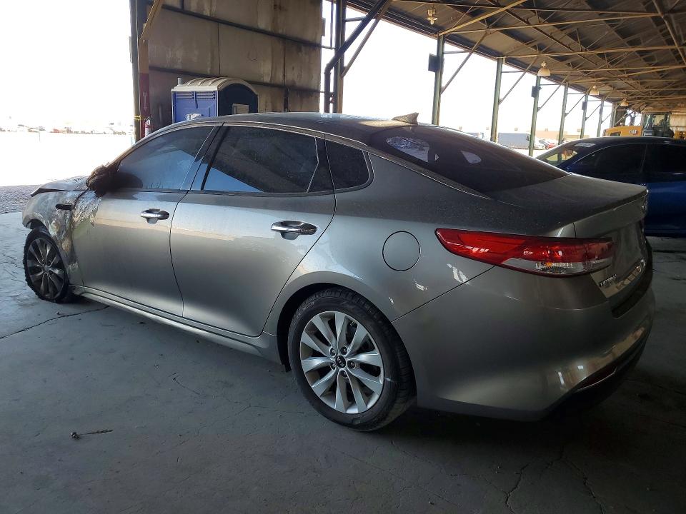 Снимка 2 от търг – 2016 KIA OPTIMA с VIN 5XXGU4L32GG046518