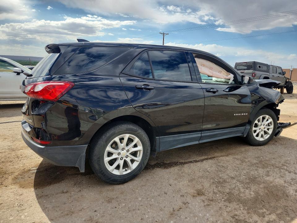 Photo 3 from auction – 2018 CHEVROLET EQUINOX with VIN 2GNAXHEVXJ6290105