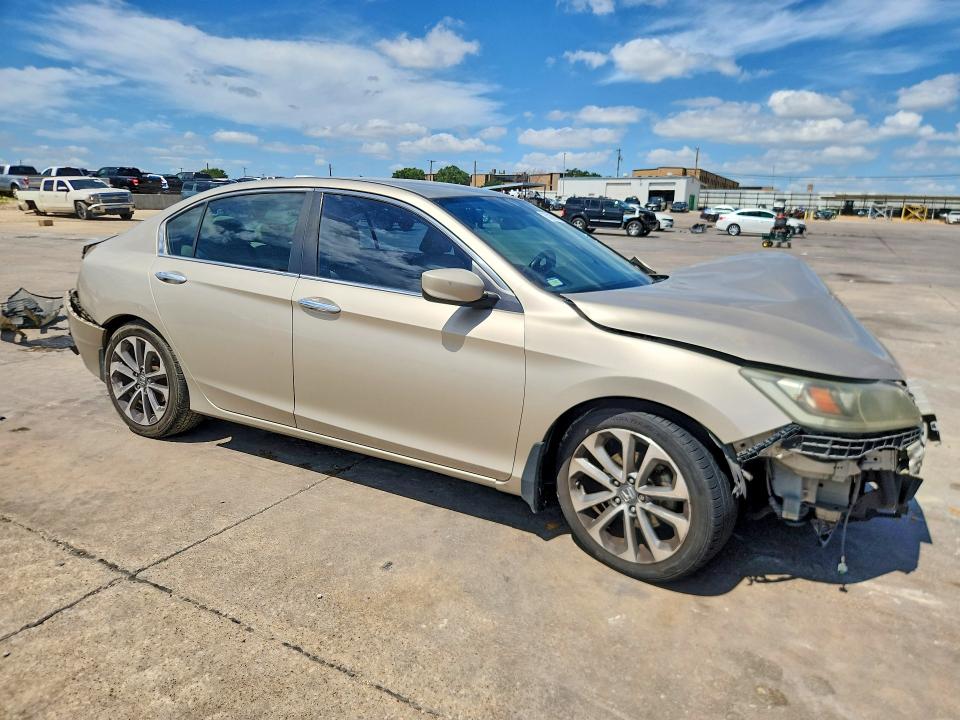 Photo 4 from auction – 2014 HONDA ACCORD with VIN 1HGCR2F50EA064009
