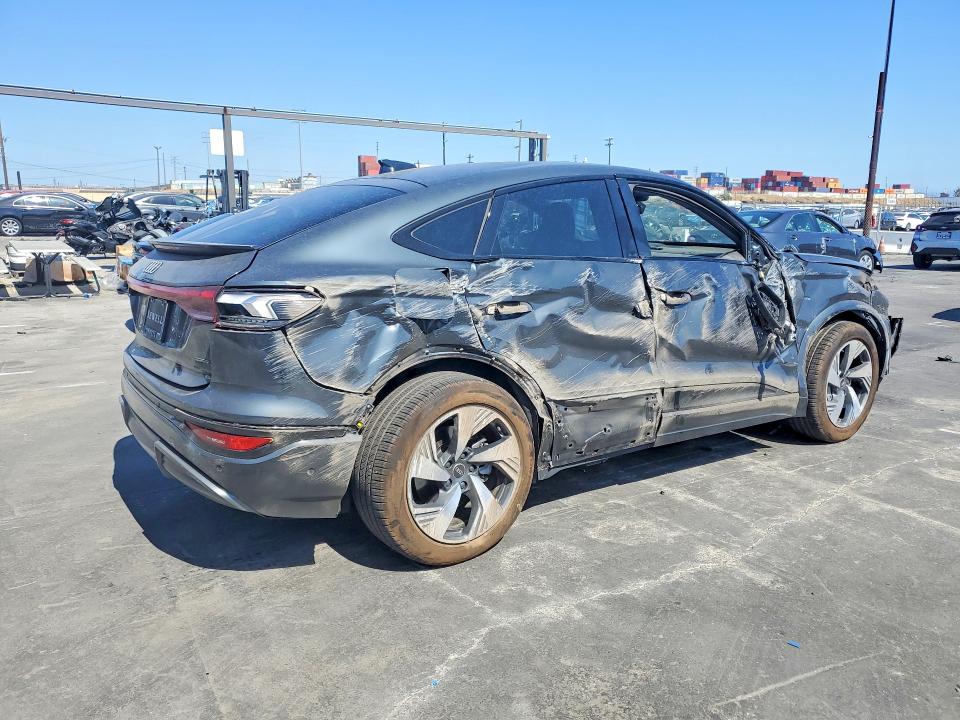 Photo 3 from auction – 2025 AUDI Q6 E-TRON with VIN WA1E4BGF2SA076262