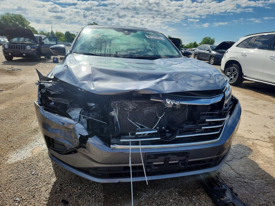 Photo 5 from auction – 2022 VOLKSWAGEN PASSAT with VIN 1VWBA7A38NC010298