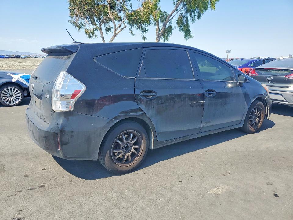 Photo 3 from auction – 2014 TOYOTA PRIUS V with VIN JTDZN3EU1EJ010348