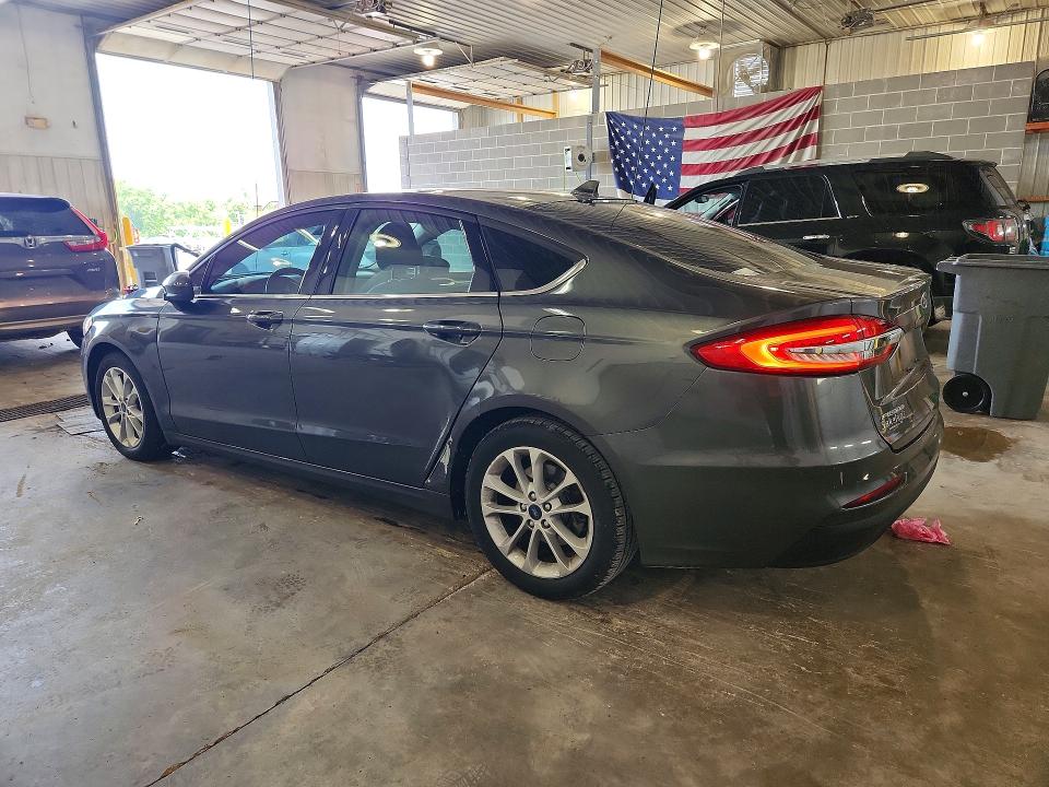 Photo 2 from auction – 2020 FORD FUSION with VIN 3FA6P0HD0LR112059